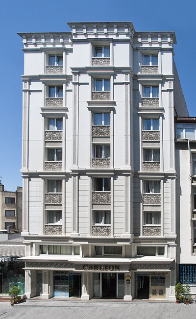 Carlton Hotel